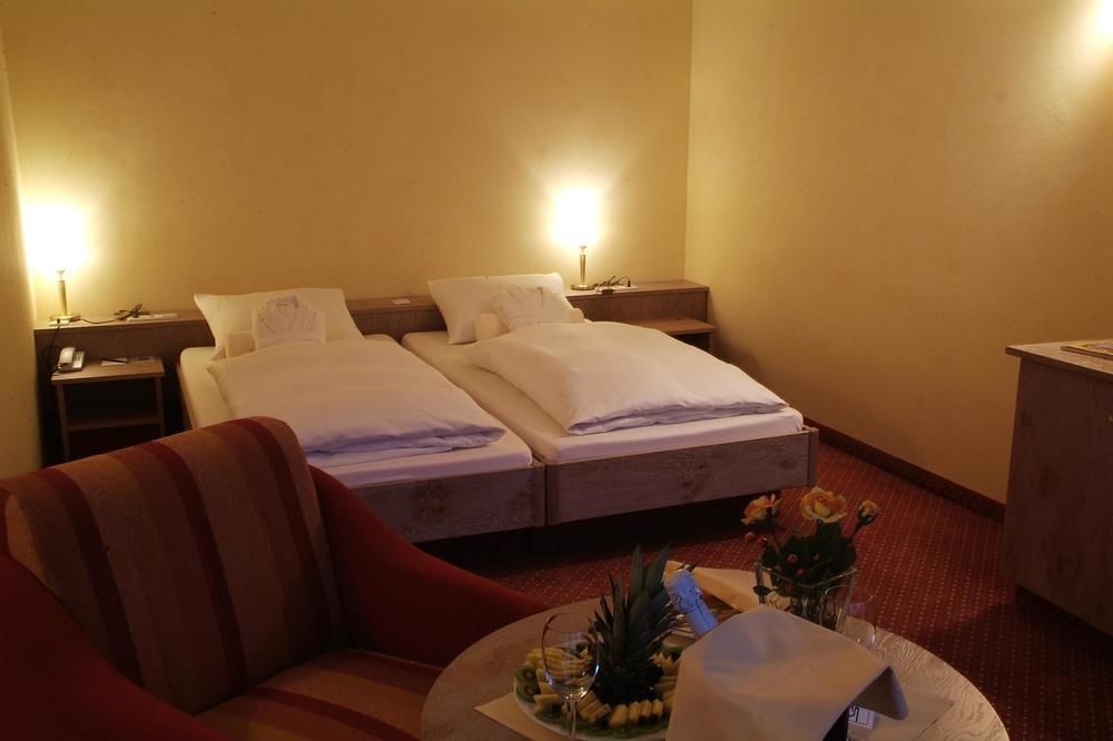 Dekra Congresshotel Wart Альтенштайг Экстерьер фото