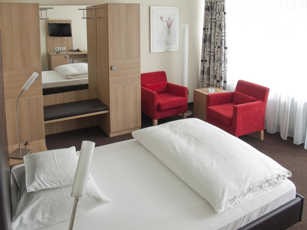 Dekra Congresshotel Wart Альтенштайг Экстерьер фото
